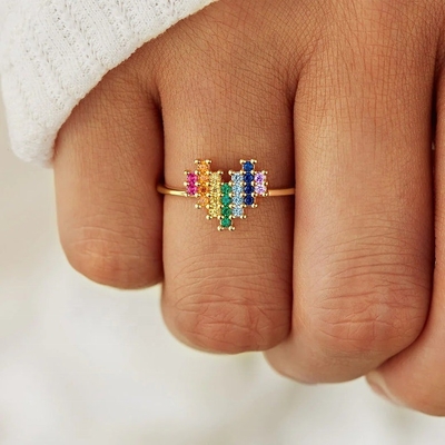 Verlobungsring in 18K Gold mit süßem Herz und Regenbogen