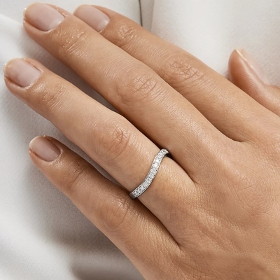 925 Sterling Silber Weißgold Diamant CZ Wellenring für Damen Schmuck OEM/ODM
