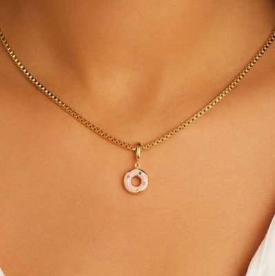 Vergoldetes Design Regenbogen bunter kleiner rosa Donut Charm Anhänger in 925 Sterling Silber