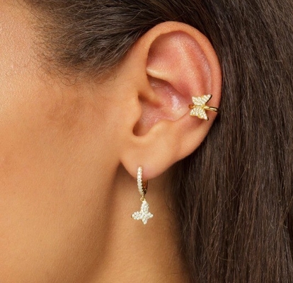 18K Gold Plattierte Schmetterlings Ohrringe mit Micron Pave Weiß CZ Trendy Frauen Schmuck