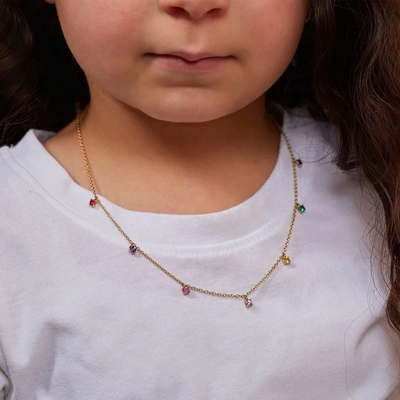 925 Silberne Kinderhalskette mit spielerischem Regenbogen Edelstein Zirkon zum Funkeln