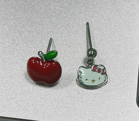 Wunderbare rote und grüne Apfelringe für kleine Mädchen in 925 Sterling Silber