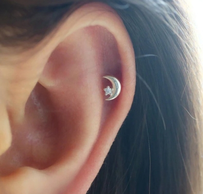 925 Sterling Silber Tiny CZ Moon Piercing Stud Ohrring mit Kugelschraubrückverschluss