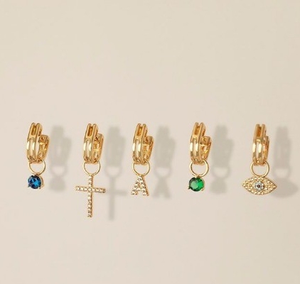 Logo 925 und angepasster Mini 18K Gold Initial Charm 925 Sterling Silber Persönlicher Anhänger