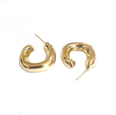 Anpassung 18K Gold Messing Hoop Ohrringe ODM Frauen Gold Hoop Ohrringe