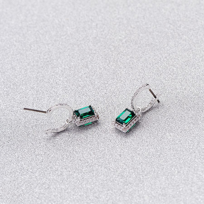 Grüne CZ Diamant 925 Sterling Silber Klassiker Luxus Hoop Ohrringe für Frauenmodelle
