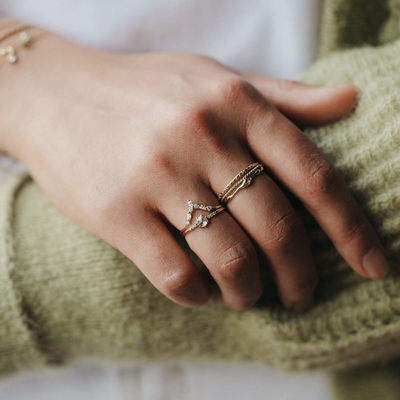 V-förmige Stapelringe mit Rund- und Marquiseweiß CZ in 925 Sterling Silber