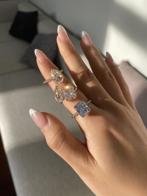 Silberplattierte Baguette Blauer Diamant 5A Eisschnitt CZ Verlobungsring für Frauen 925 Sterling Silber