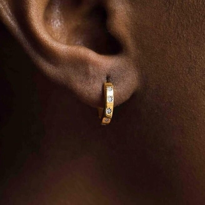 Stylische Ohrringe 14K Gold Vermeil Stern Set Diamant Umarmungsringe für mühelosen Stil