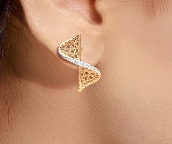 2024 Ohrring Set mit Pave Setting Technologie und Kubik Zirkonia Swerve Twist Studs