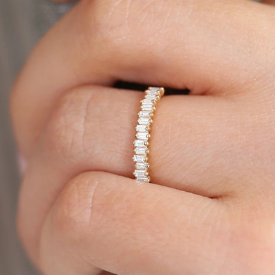 925 Sterling Silber CZ Diamant Baguette Damen Ewigkeit Ring mit Gelbgoldplattierung