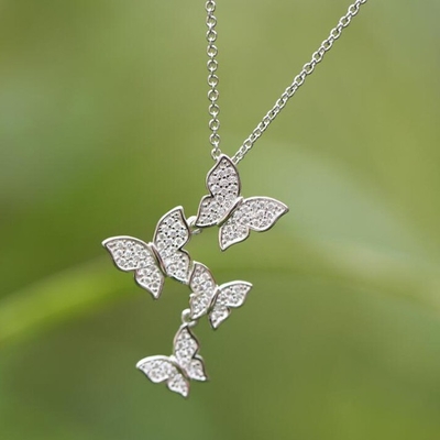 925 Sterling Silber Weißgold Plattiert Mikron Pave 4 Schmetterlinge Charme Anhänger Für Frauen
