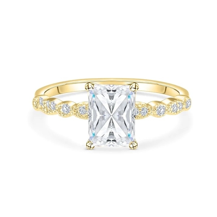 Vintage handgefertigt 18K Gold Baguette Schnittstein Verlobungsring Vintage Stil für Frauen