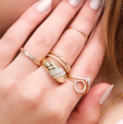 Platinplattierung Runde Brillantes Schnitt Diamantkuppelring für Frauen Feinschmuck OEM / ODM