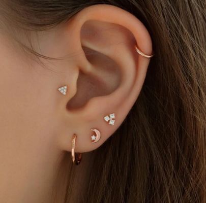 925 Sterling Silber Tiny CZ Moon Piercing Stud Ohrring mit Kugelschraubrückverschluss