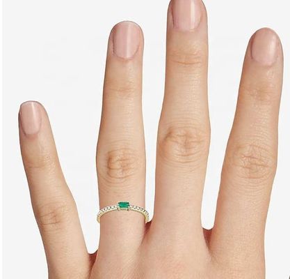 Feine Schmuckstücke 925 Sterling Silberring mit grünen oder weißen Steinen und 18K Goldplattierung