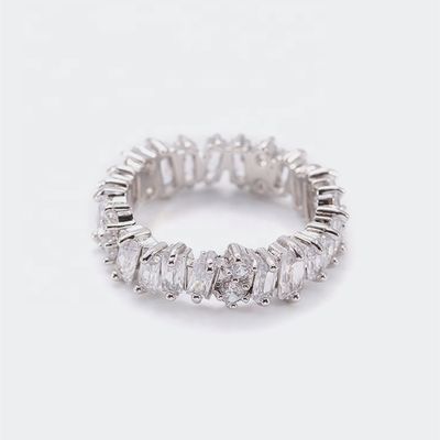 Silberne Schmuckwaren für Frauen Weiße Diamanten Zirkon Ewigkeitsringe mit Inlay-Technologie