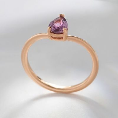 Roségoldplattiert 925 Sterling Silber Birnenschnitt Lila Saphir gekrümmter stapelbarer Ring