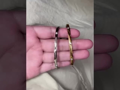 925er Sterlingsilber-, Messing- und Edelstahl-Schmuck direkt ab Werk