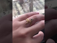 Hergestellt aus reinem 925er Sterlingsilber, bietet dieses Design außergewöhnliche Brillanz und ist hautfreundlich.